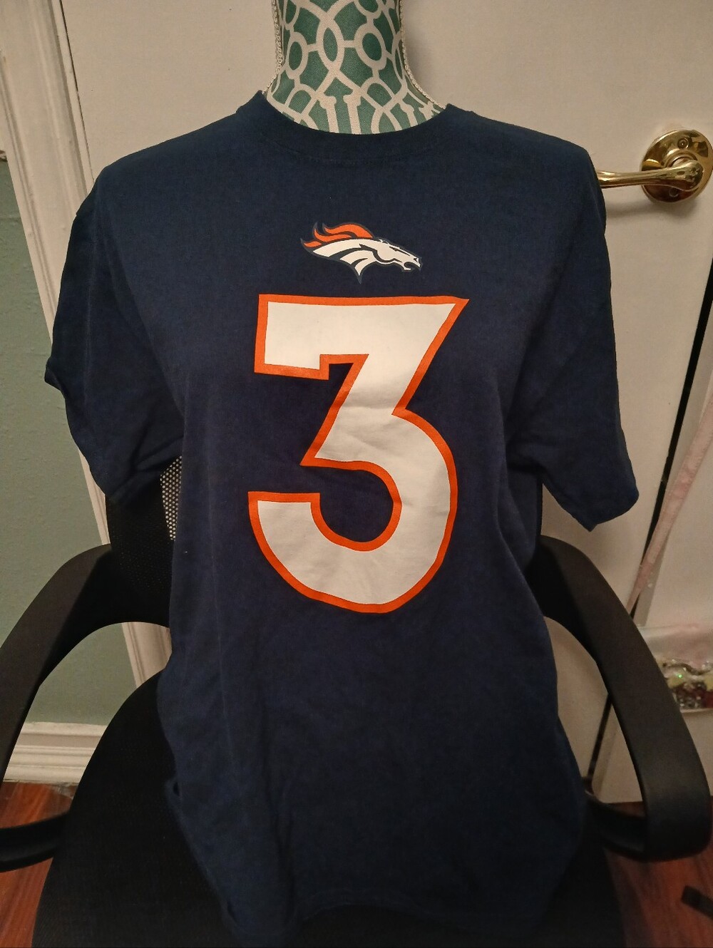 NFL Denver Broncos Navy Blue No. 3 Graphic T-Shirt